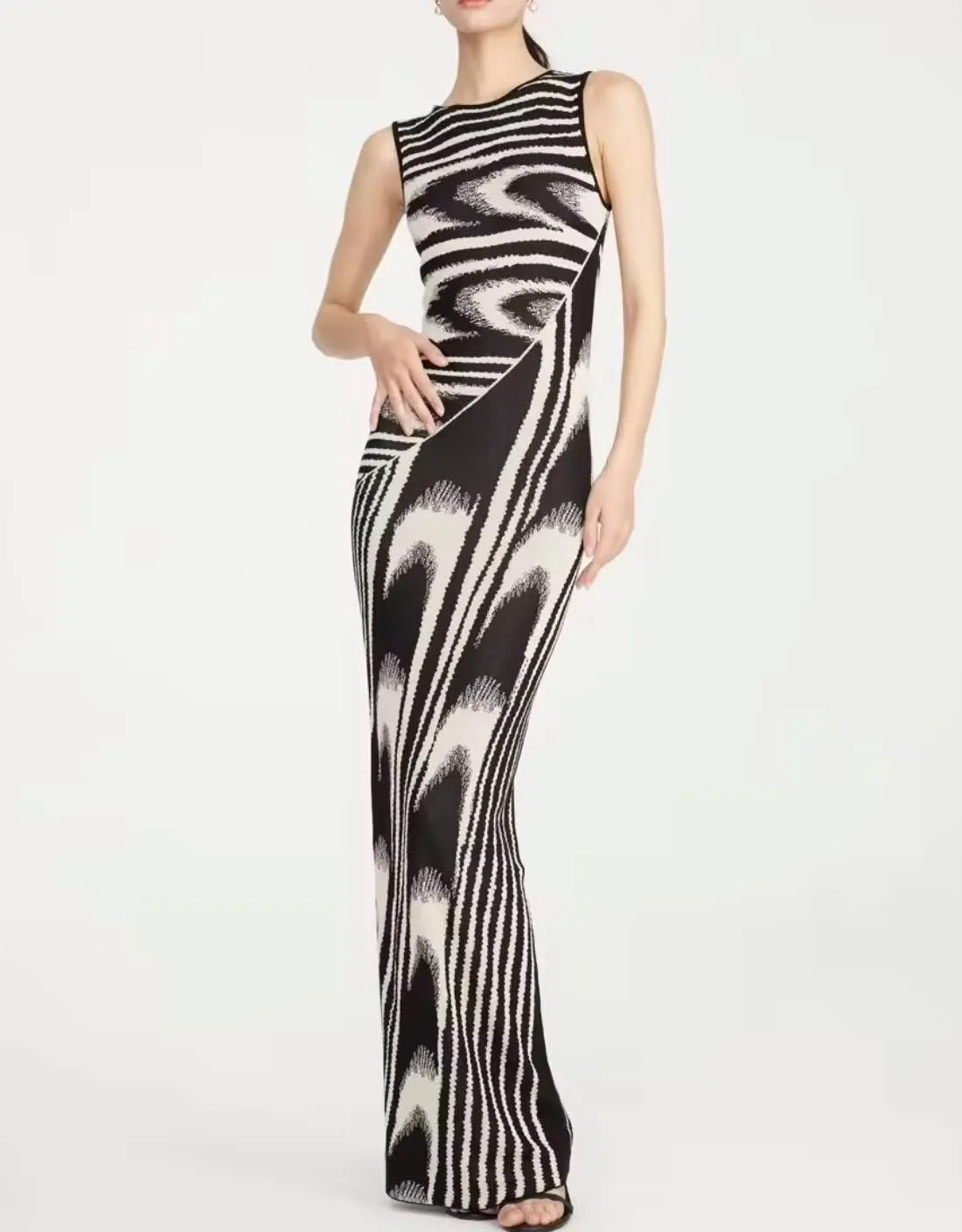 Abstract Pattern Knit Long Dress