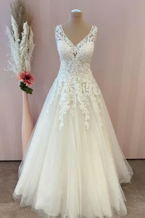 Classy Long A-Line Sweetheart Appliques Lace Tulle Backless Wedding Dress