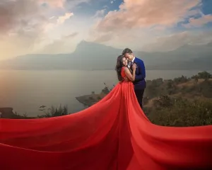 G186, Red Prewedding Shoot Infinity Long Trail Gown Size ( XS-30 To L 38 )