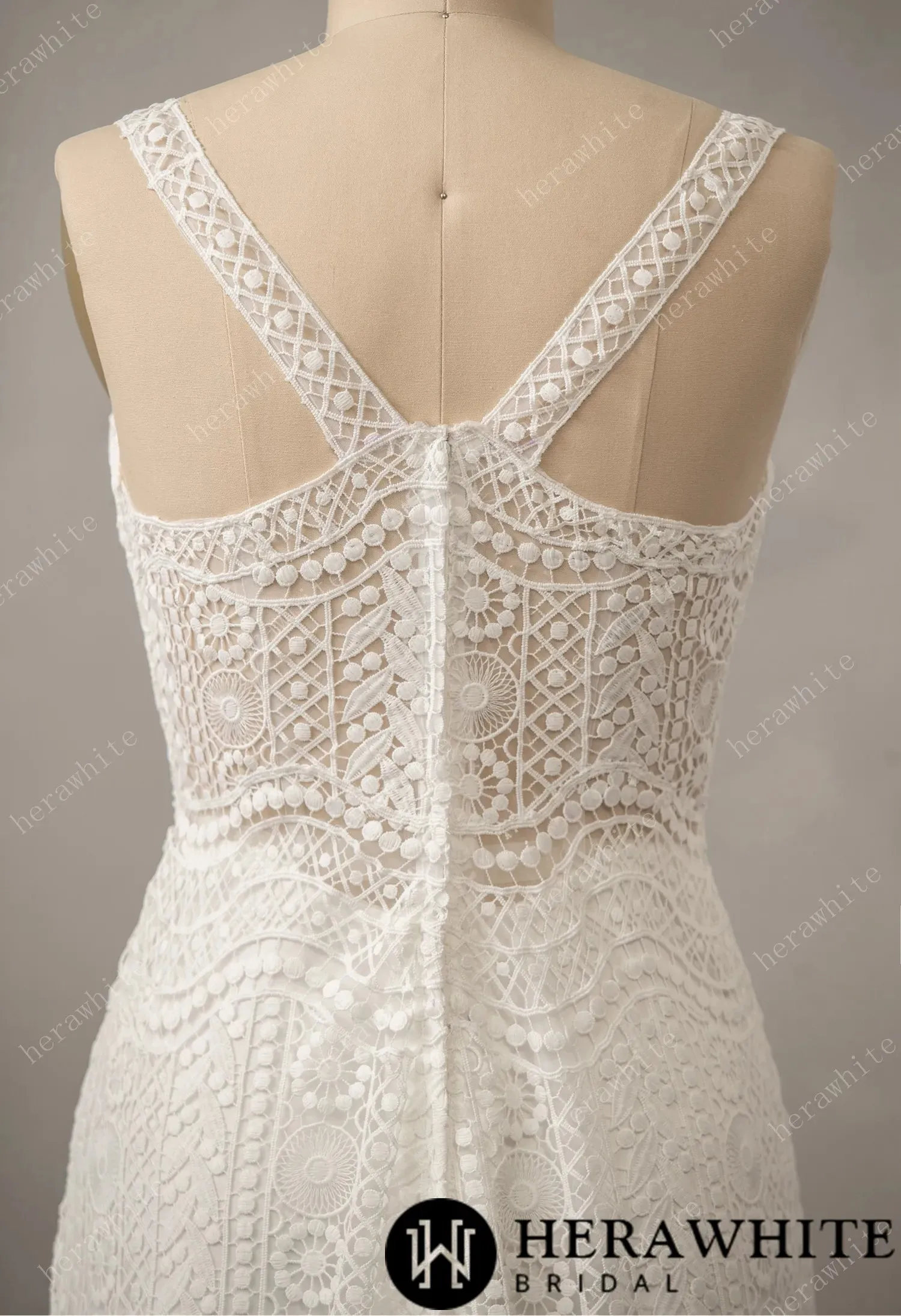 Hera White / Romantic Boho Lace Sweetheart Neckline Sheath Bridal Dress