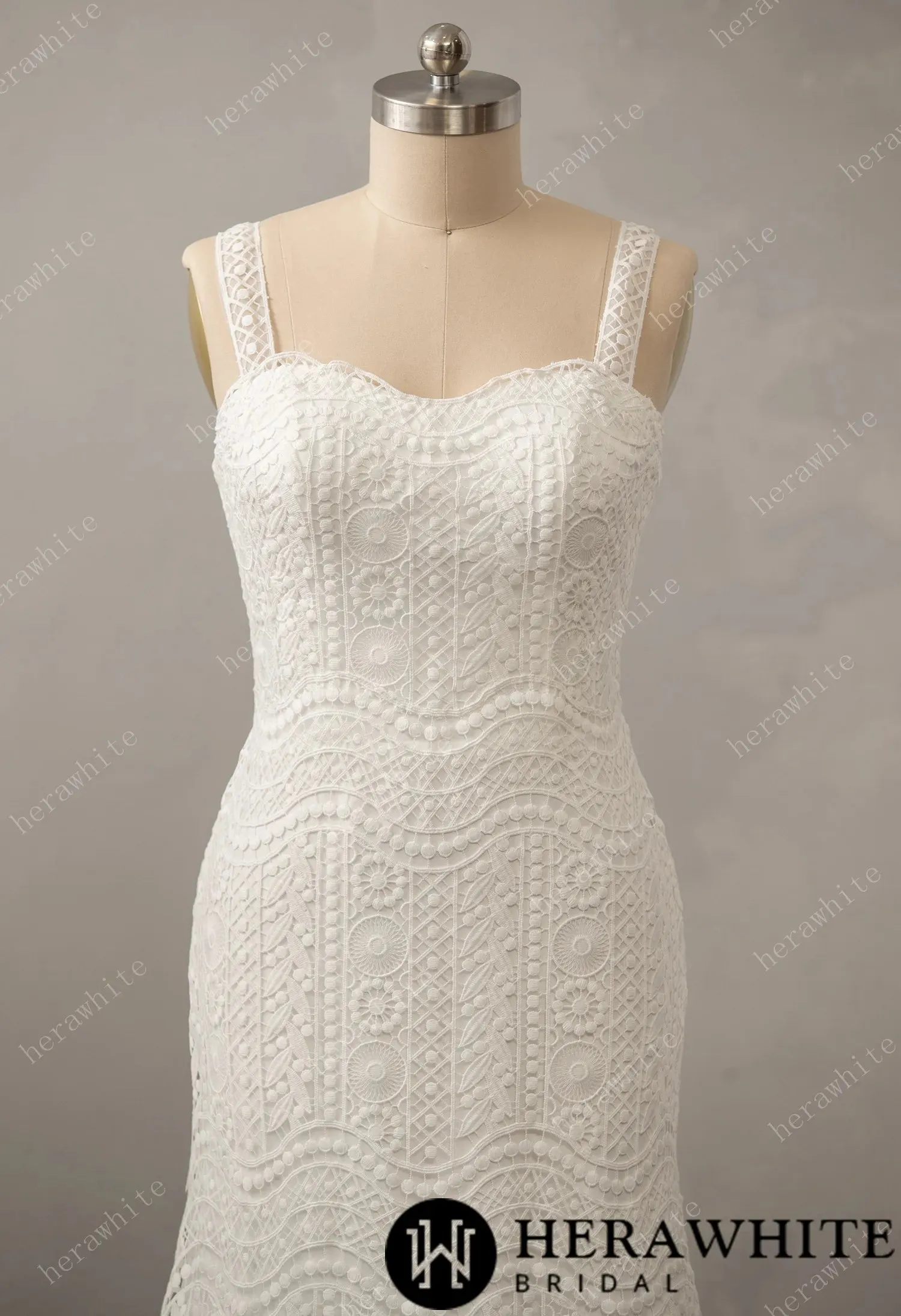 Hera White / Romantic Boho Lace Sweetheart Neckline Sheath Bridal Dress