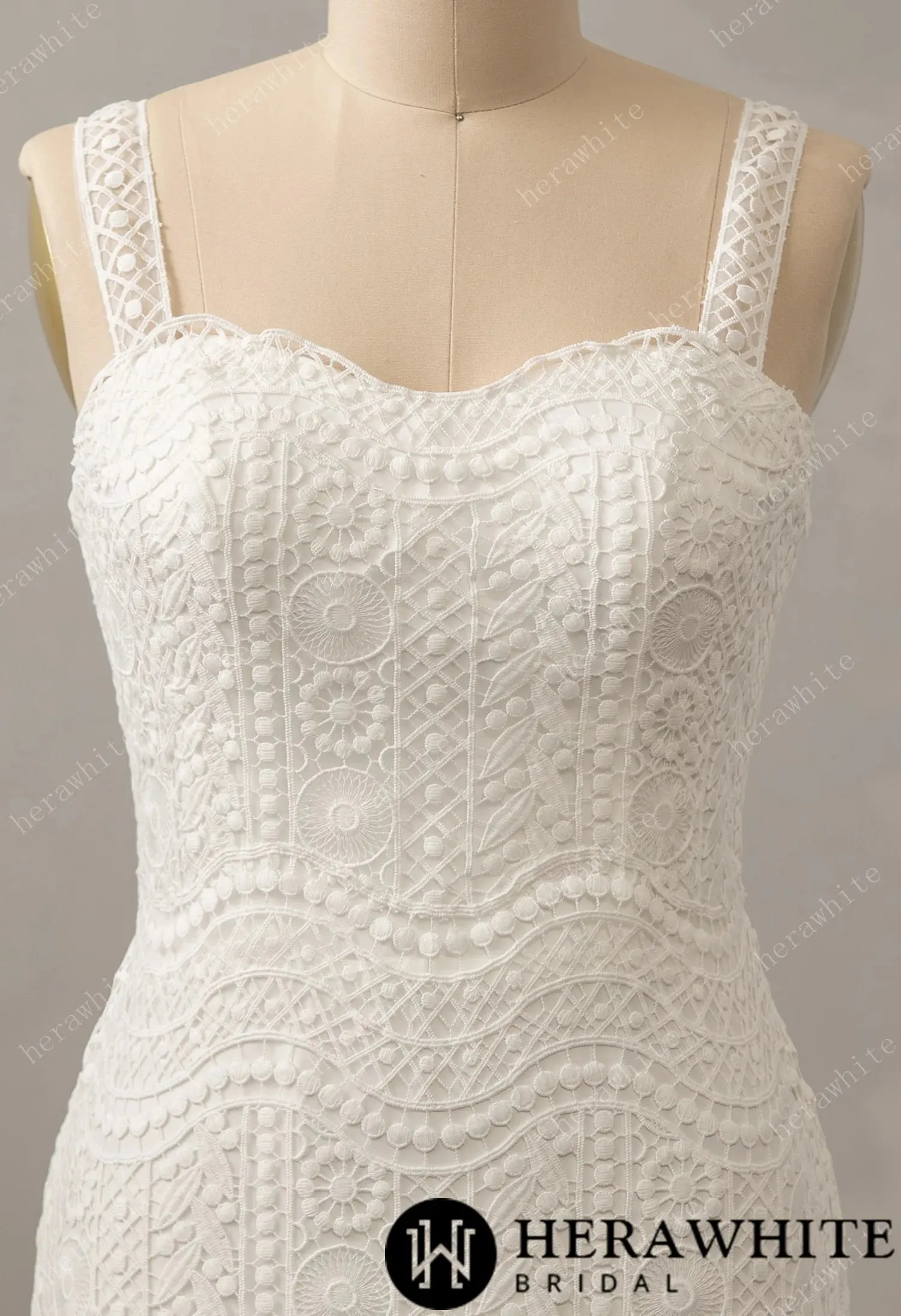 Hera White / Romantic Boho Lace Sweetheart Neckline Sheath Bridal Dress