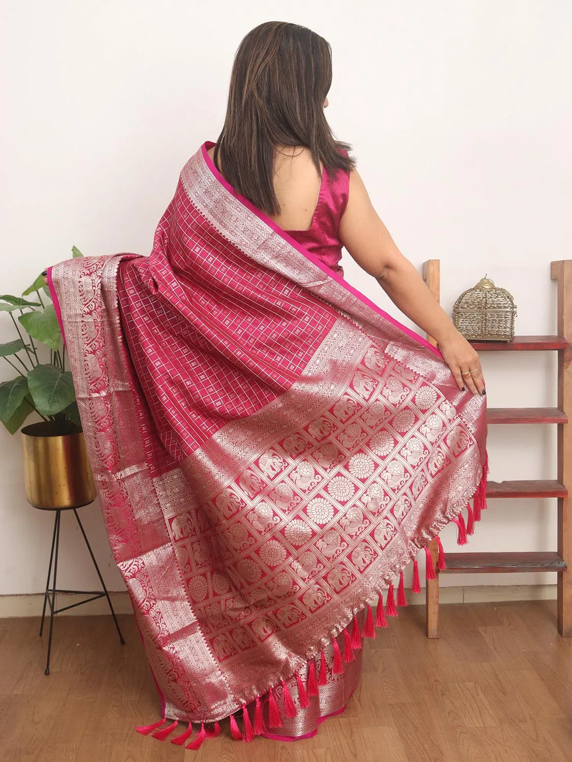 Stunning Pink Kanjeevaram Silk Checks Saree: Traditional Elegance