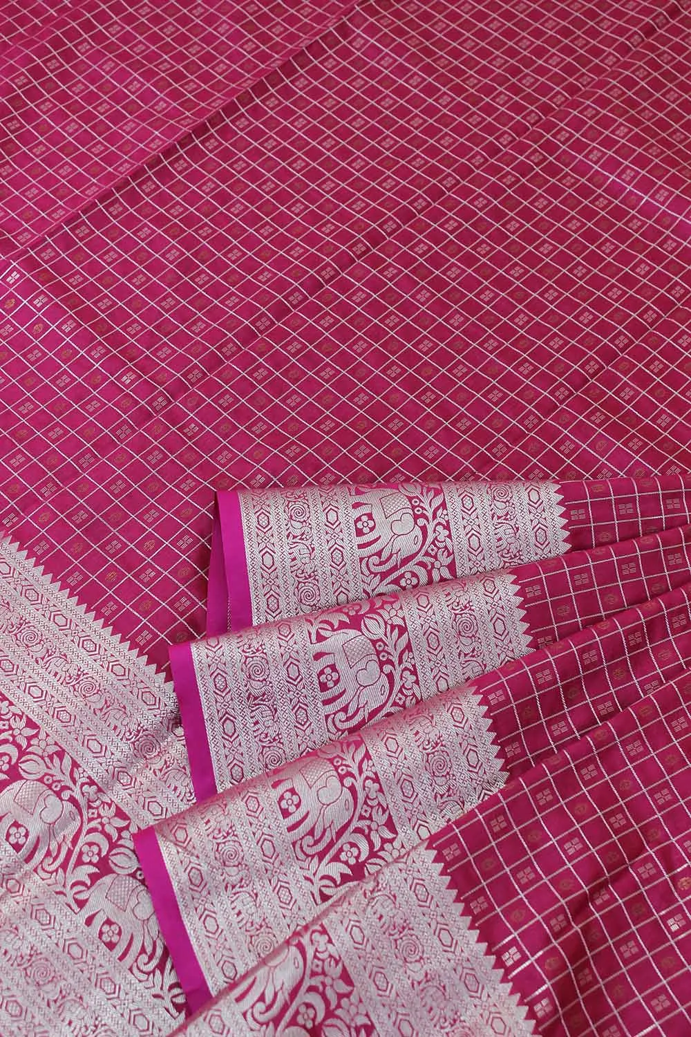 Stunning Pink Kanjeevaram Silk Checks Saree: Traditional Elegance