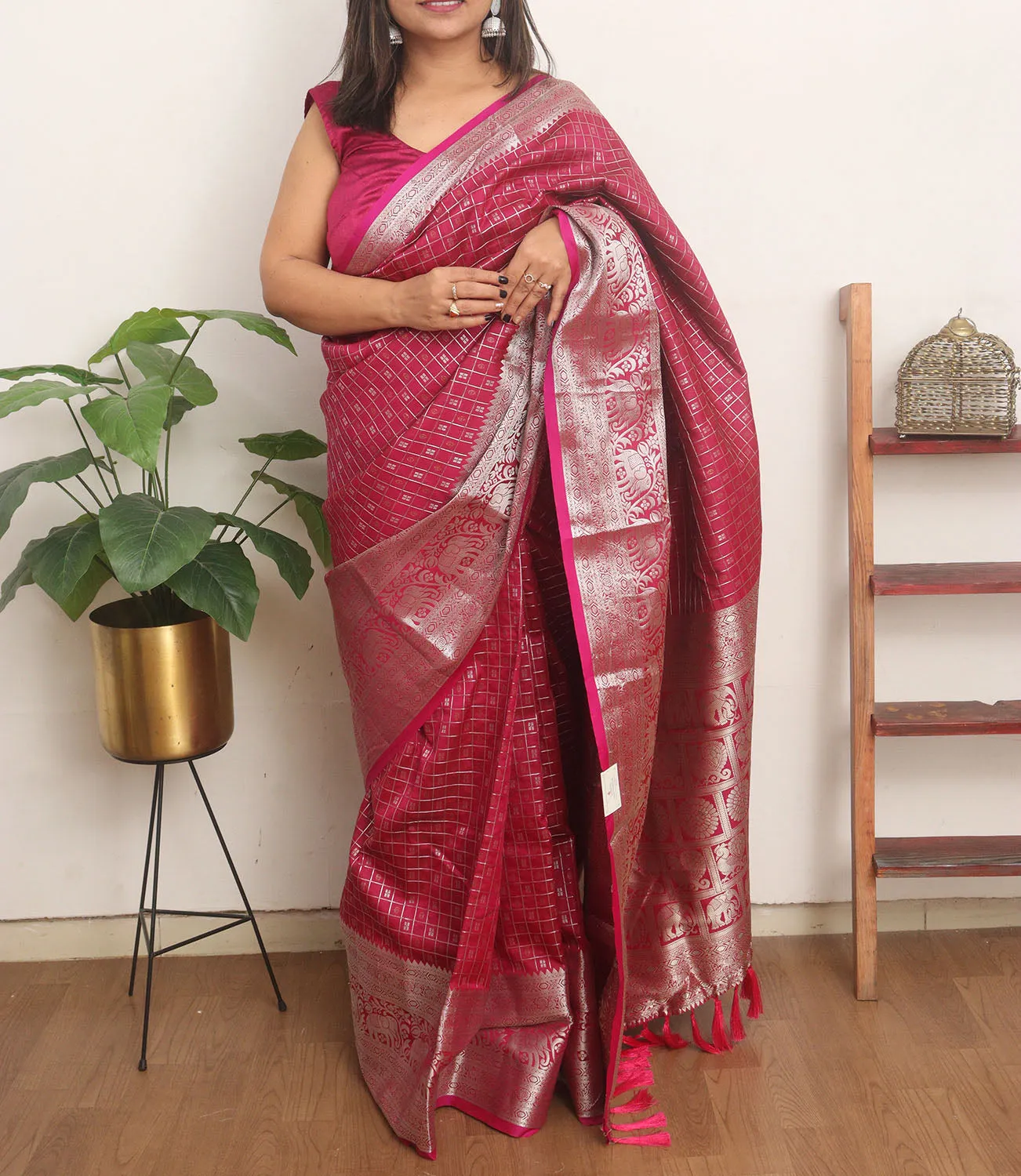 Stunning Pink Kanjeevaram Silk Checks Saree: Traditional Elegance