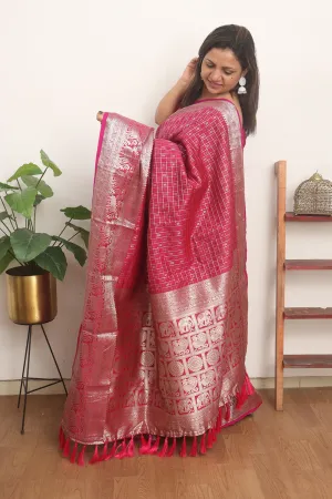 Stunning Pink Kanjeevaram Silk Checks Saree: Traditional Elegance